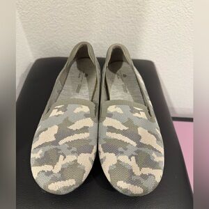 Cloudsteppers by Clarks Camouflage Flats